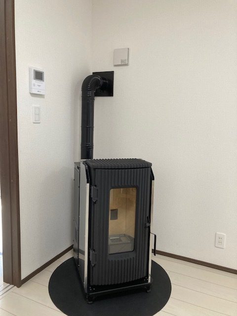 新築家屋に2台設置 ｜ 焔(HOMRA) – Pellet & Wood Stove Shop